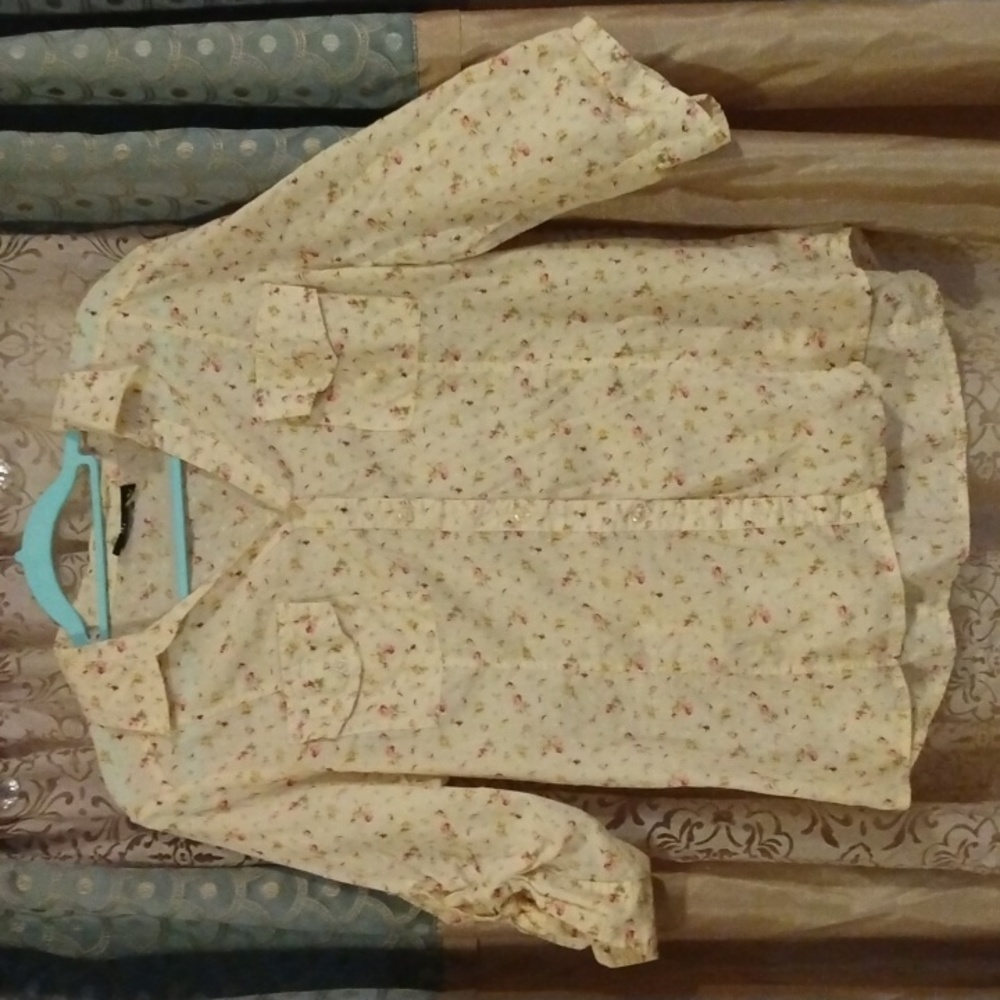 A.n.a- Women's XL Cream Floral Adjustable Blouse